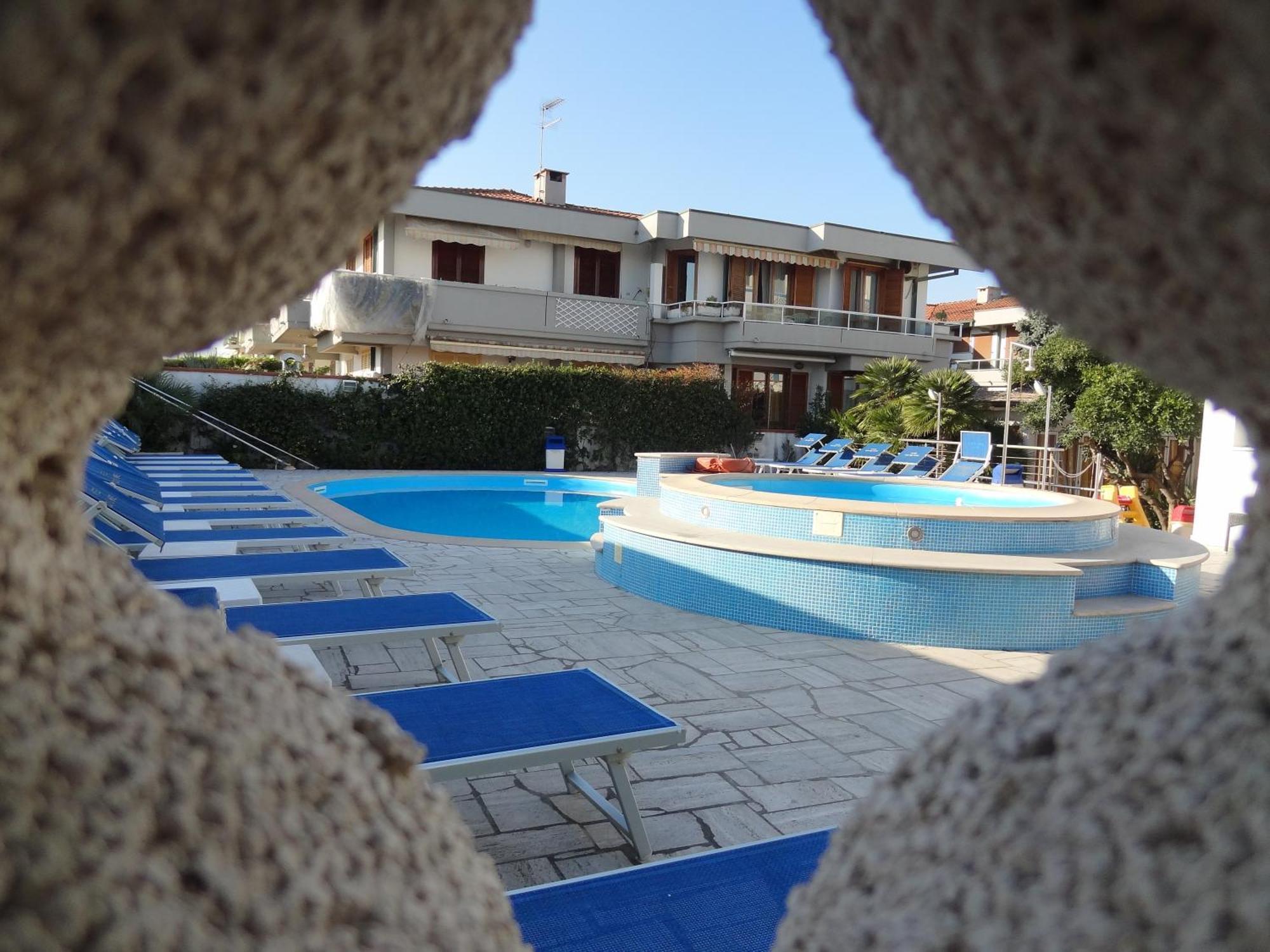 Hotel Eco Del Mare Marina di Massa Ngoại thất bức ảnh