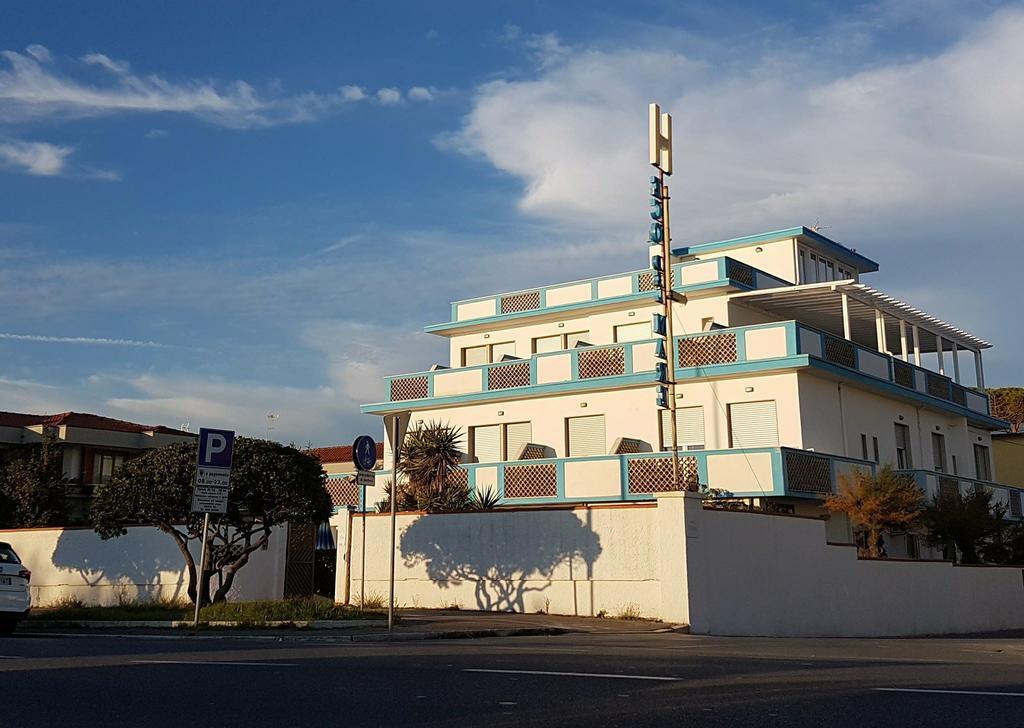 Hotel Eco Del Mare Marina di Massa Ngoại thất bức ảnh